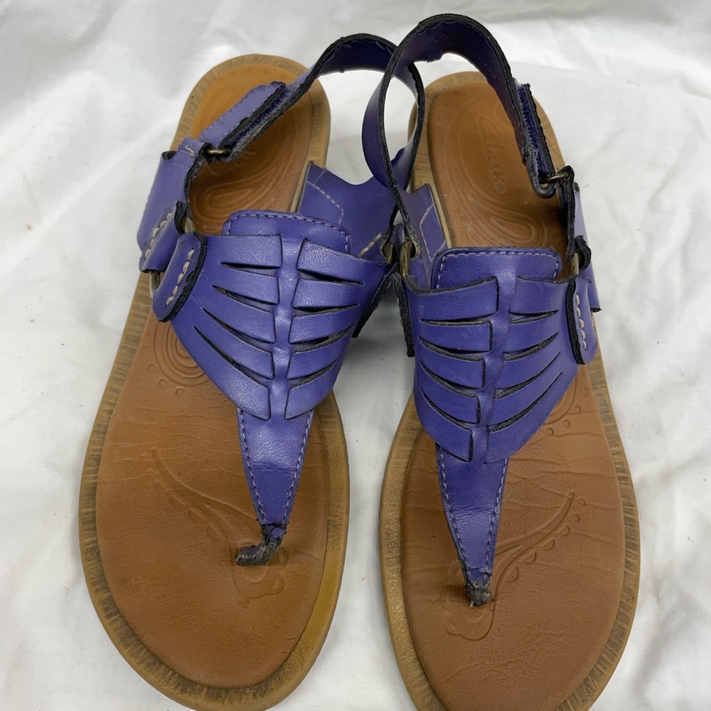 COPY - Clark’s purple leather flat sandals ladies sz 6.5